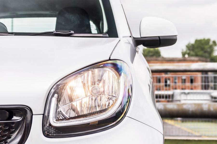 Детали экстерьера Smart EQ ForTwo Prime Coupe (C453) 2018 года  (UK) (фото 15 из 35)